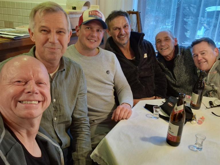 .....lustige Gruppe....schöner Abend....
