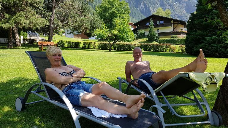 ........Gitti und Wolfgang beim Relaxen..........