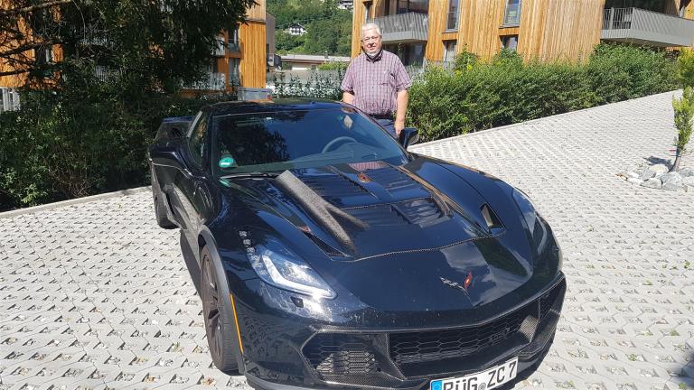 ......Joachim mit seinem neuen Familienauto......