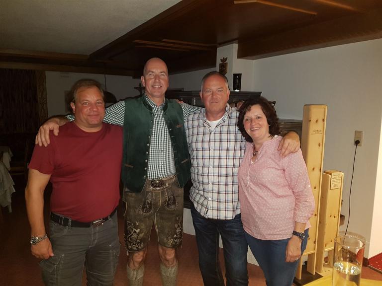 ....Lydia, Guido, Hein-Josef und Mike....ein gemütlicher Abend ...nach dem Achwirt..