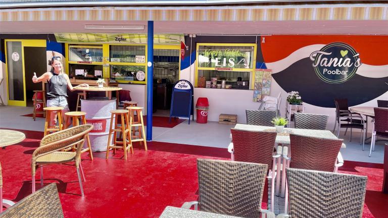 ....Tania´s Poolbar........im Schwimmbad Oetz