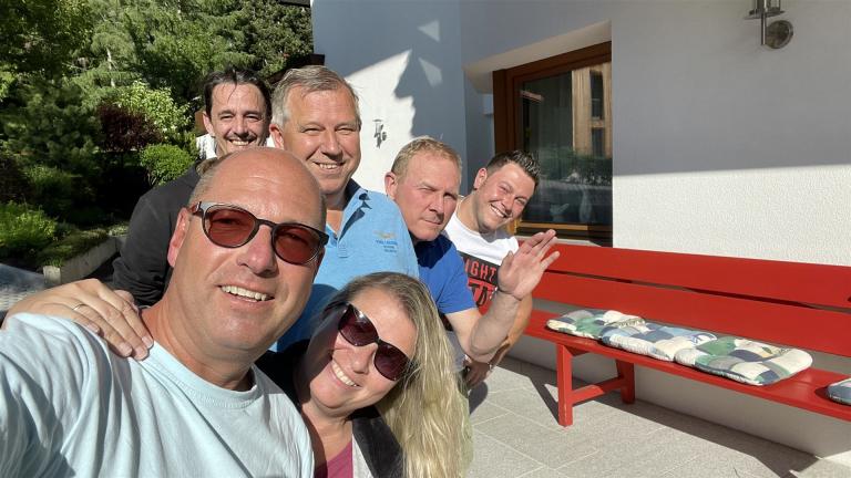 .......Lustige Truppe.....wer ist der schnellste ??