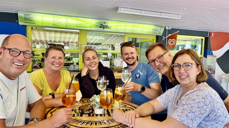 Wandergruppe  "Wo ist die Bar"  (selten ohne Geränk)