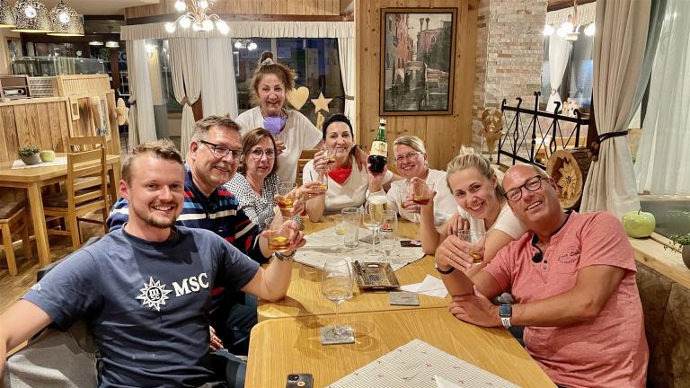 ....der Wanderclub ist mit Dagmar und Thomas immer auf der sicheren Seite............