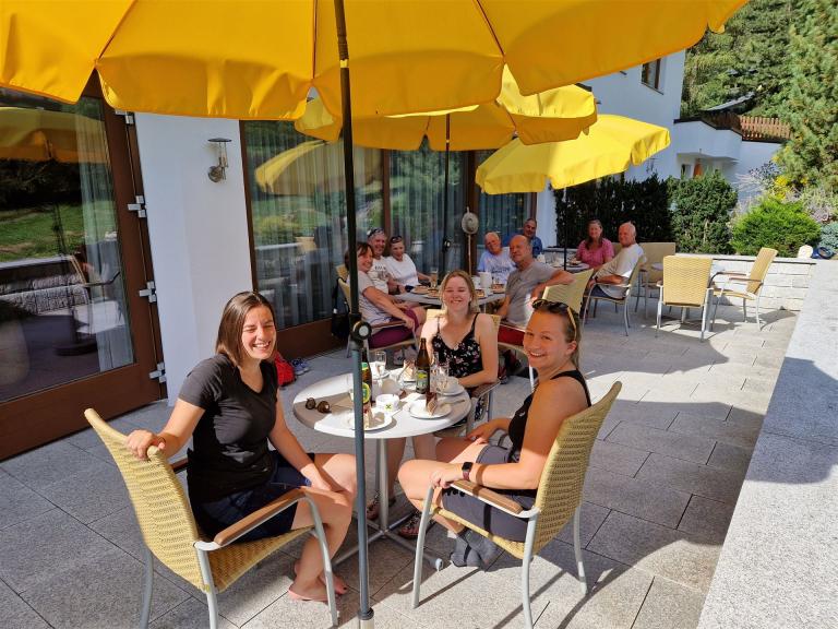 .....Susanne Geburtstag...beim Cafetrinken....perfekte Feier...