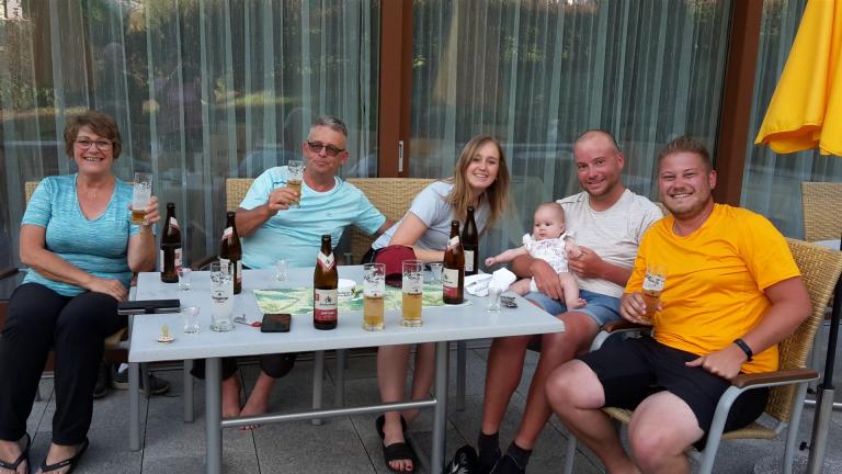 ...Familie Debije mit Mia...alle relaxed...
