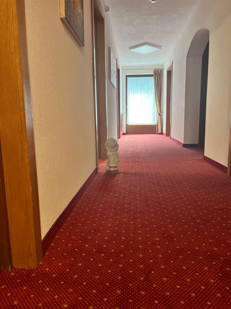 ........Wartezeiten vor dem Büro....