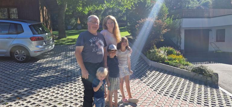 ....Sabrina und Helmut mit Mara Jakob und Josef....endlich schönes Wetter..