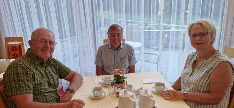 ......Gruppe Vandebosch Claassen Limerkens......schoener-Urlaub-mit-viel-Sonne....