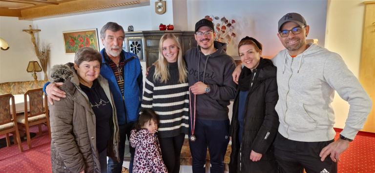 ....Familie Hanke mit der Gewinnerin Leonie....