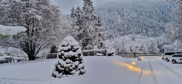 Oetz, Winter, Haus Marita, erster Schnee