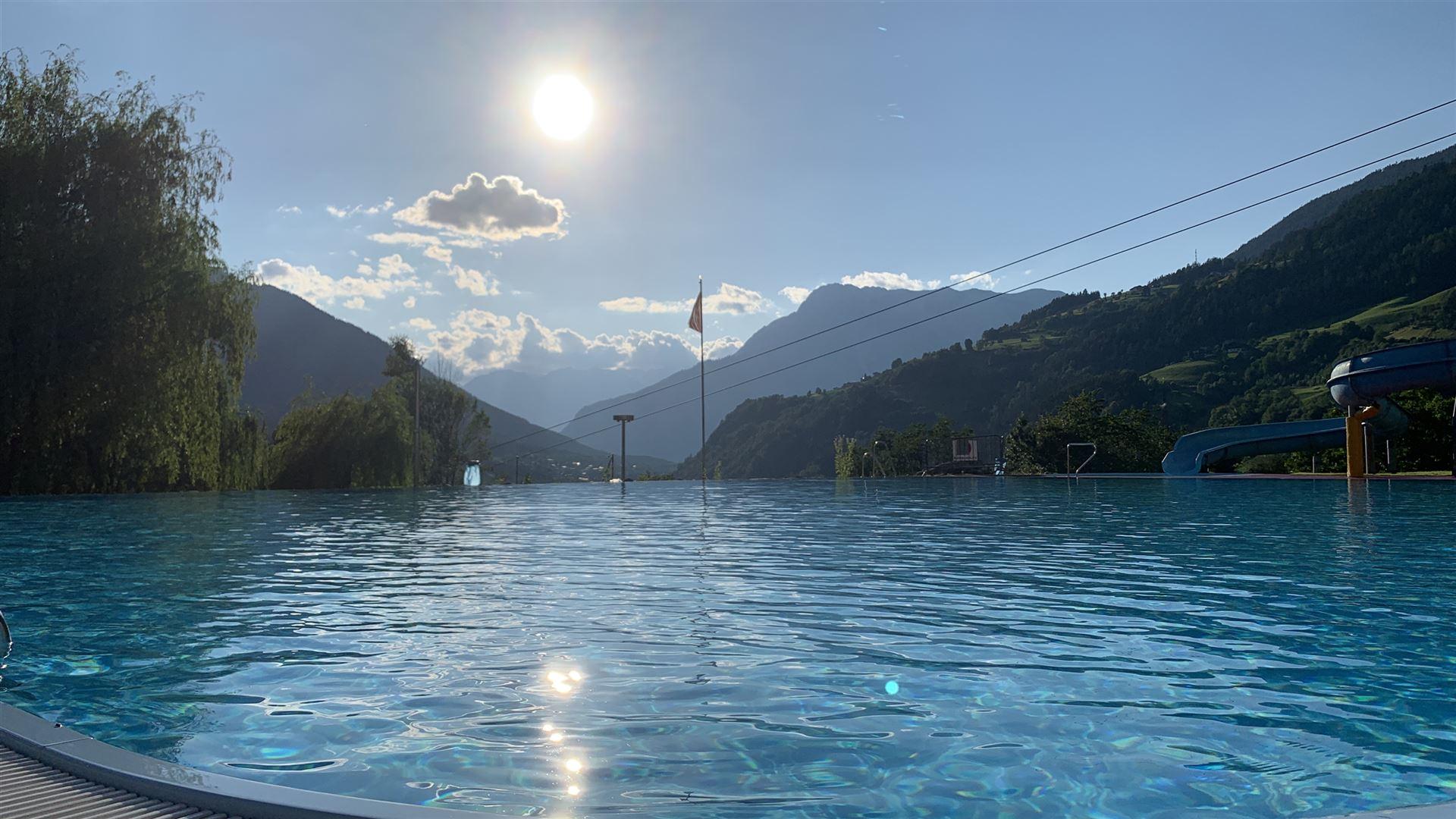 Schwimmbad in Oetz